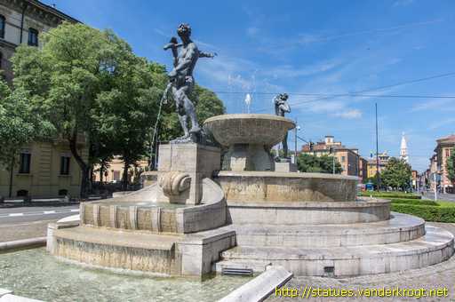 Modena /  Fontana dei due fiumi modenesi