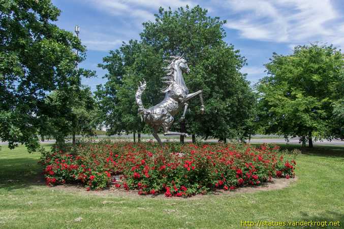 Maranello /  Monumento al Cavallino rampante