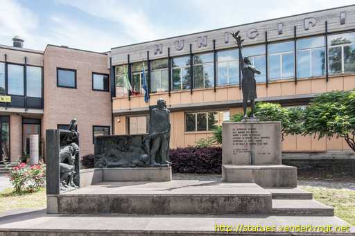 Cavriago /  Monumento ai Caduti