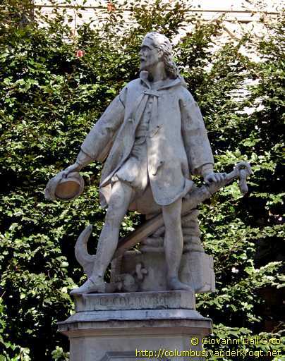 Milano /  Statua di Cristoforo Colombo