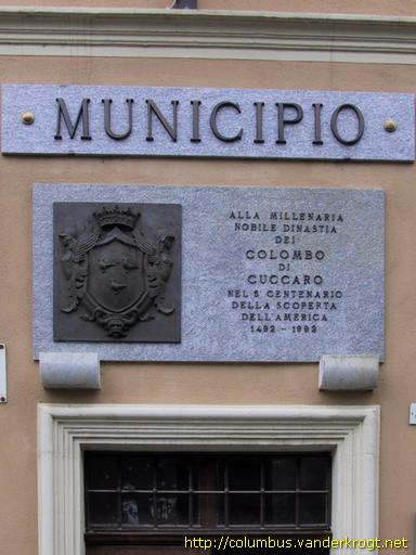 Cuccaro Monferrato /  Lapide commemorativa del dinastia di Colombo