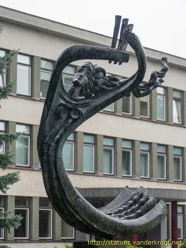 Birštonas /  Mergaitė su dūdelėm