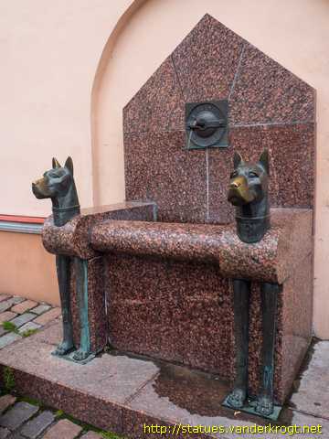 Kaunas /  Fontanas Šunys