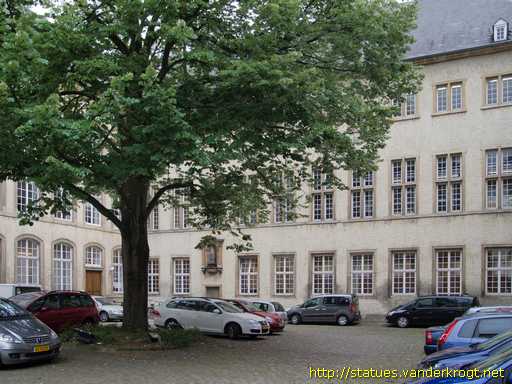 Luxembourg /  La Vierge à l'enfant