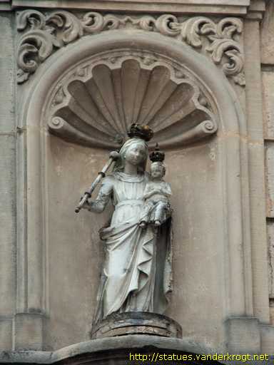 Luxembourg /  La Vierge à l'enfant