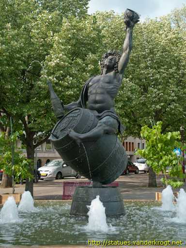 Remich / Fontaine de Bacchus
