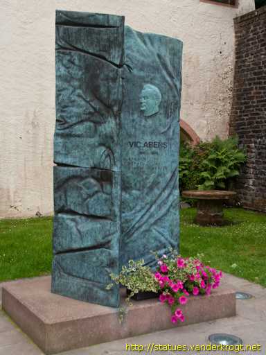 Vianden /  Victor Abens