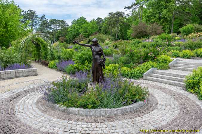 Mondorf-les-Bains /  La fille aux roses