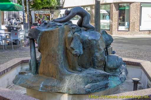 Dudelange /  Fontaine "Wou dat roud Gold gegruewe gouf"