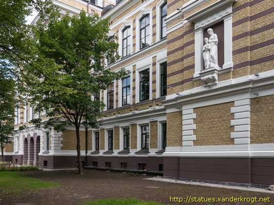 Rīga /  Skolas bērni