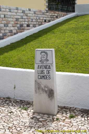 Borba /  Luís Vaz de Camões