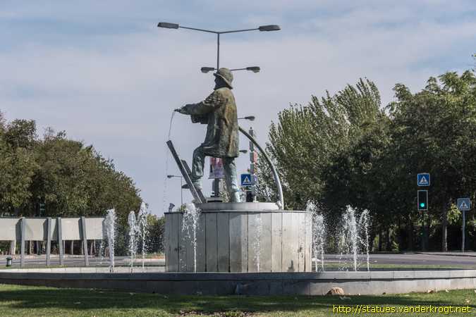 Elvas /  Monumento ao Bombeiro