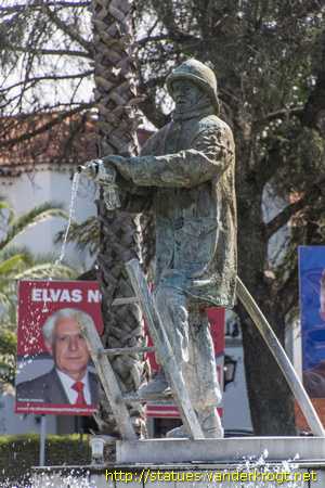 Elvas /  Monumento ao Bombeiro