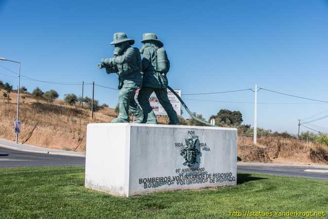 Redondo /  Monumento aos Bombeiros Voluntários