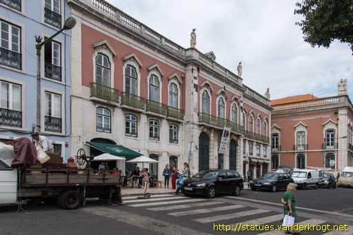 Lisboa /  Estátuas no Palácio Sinel de Cordes