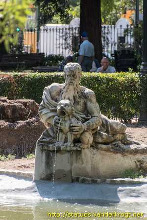 Lisboa /  Deus do rio com cão