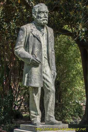 Lisboa /  João de Deus (estátua)