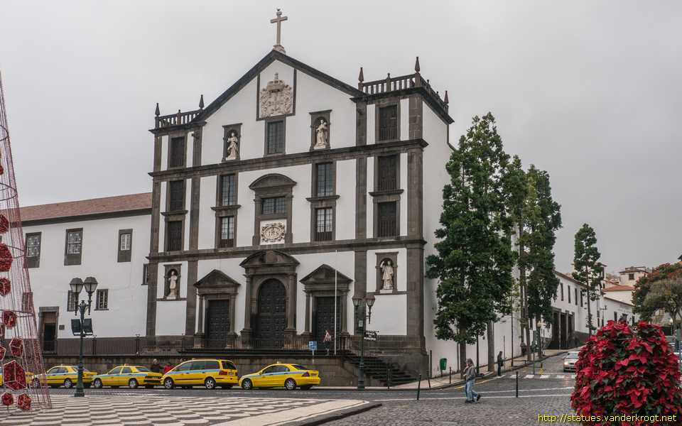 Funchal /  Quatro estátuas de santos jesuítas