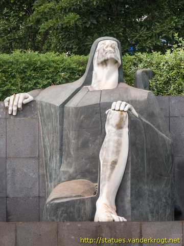 Funchal /  Monumento ao Combatente Madeirense no Ultramar