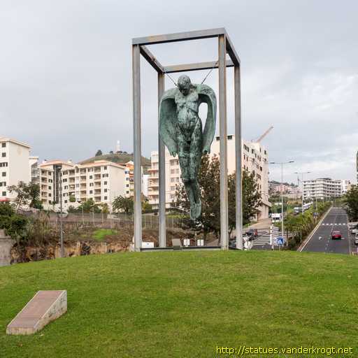 Funchal /  Anjo da Praça da Assicom