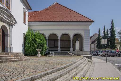 Novo mesto /  Spominska loža herojev