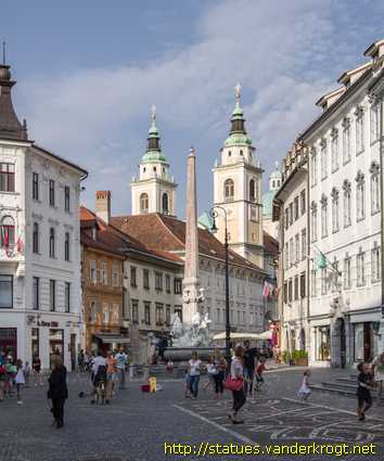 Ljubljana /  Robbov vodnjak <i>ali</i> Vodnjak treh kranjskih rek
