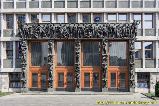 Ljubljana /  Vhodni portal državnega zbora stavbe