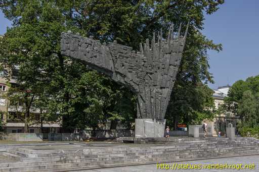 Ljubljana /  Spomenik revolucije
