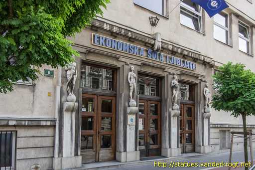 Ljubljana /  Fasadni kipi na Ekonomske šole