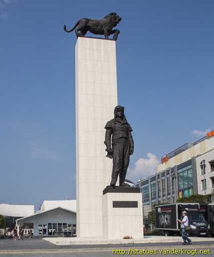 Bratislava /  Milan Ratislav Štefánik