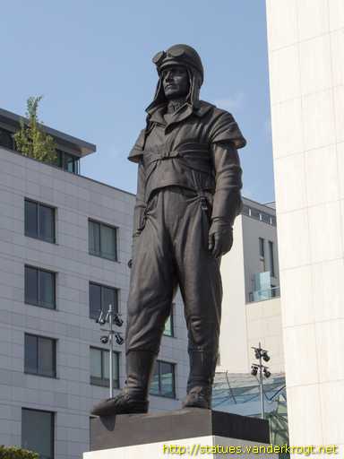 Bratislava /  Milan Ratislav Štefánik