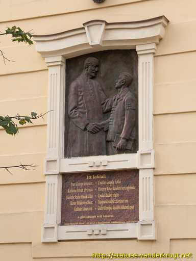 Komárno - Komárom /  Plaketa benediktínskych učiteľov - Bencés tanárok emléktáblája