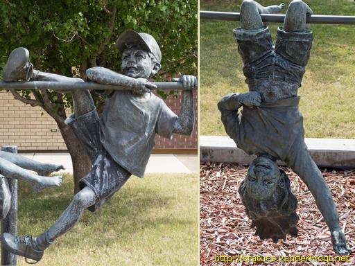 Clovis /  Hangin' Around