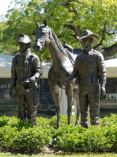 Fort Worth / Fort Worth Police & Firefighters Memorial