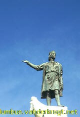 Caracas /  Monumento a Colón en el Golfo triste