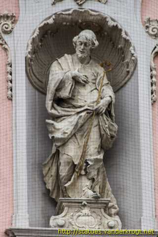 Sankt Pölten - Heiligenstatuen an der Franziskanerkirche