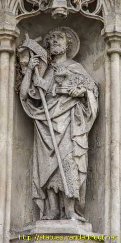 Graz - Heiligenstatuen am Westportal des Grazer Doms