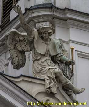 Graz - Heiligenstatuen an der Mariahilferkirche