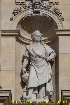 Wien - Fassadenstatuen des Naturhistorisches Museums