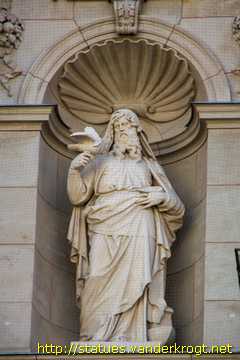 Wien - Fassadenstatuen des Naturhistorisches Museums