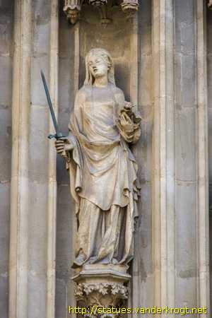 Wien - Heiligenstatuen an der Portalen der Minoritenkirche