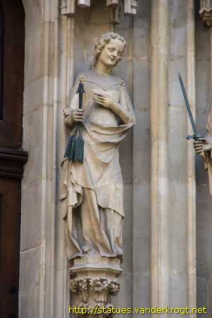 Wien - Heiligenstatuen an der Portalen der Minoritenkirche