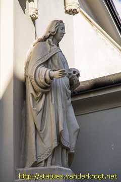 Wien - Heiligenstatuen an der Pfarrkirche Maria Hietzing