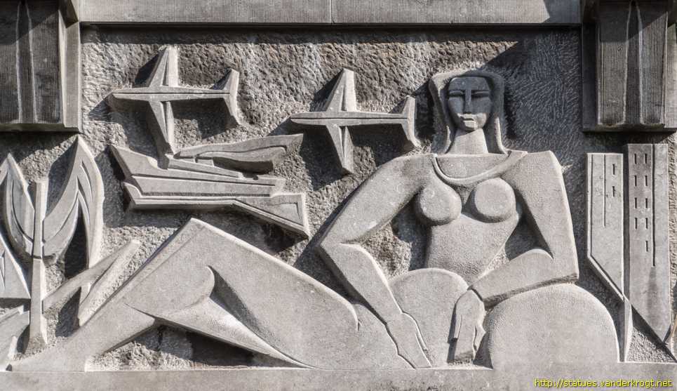 Mons - Reliefs au bâtiment de la RTT