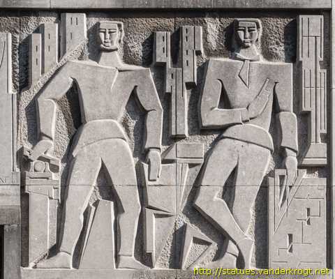 Mons - Reliefs au bâtiment de la RTT