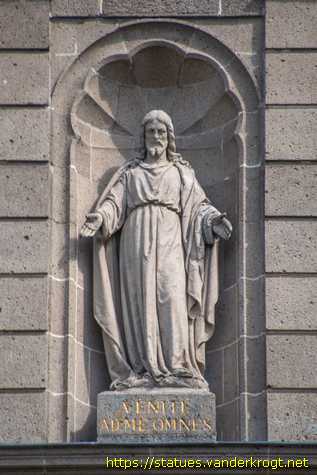 Eupen - Heiligenstatuen an der Sankt Nikolaus Kirche