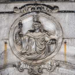 Namur - Statues de saints á la Cathédrale Saint-Aubain