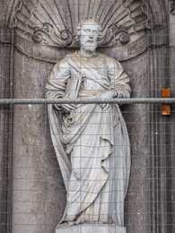 Namur - Statues de saints á la Cathédrale Saint-Aubain