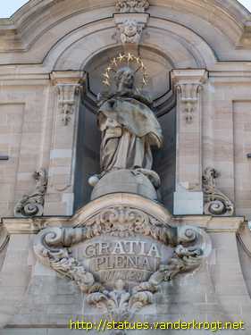 Sankt Gallen - Heiligenstatuen an der Stiftskirche