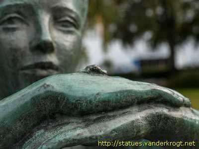 Romanshorn - Knabe mit Eidechse